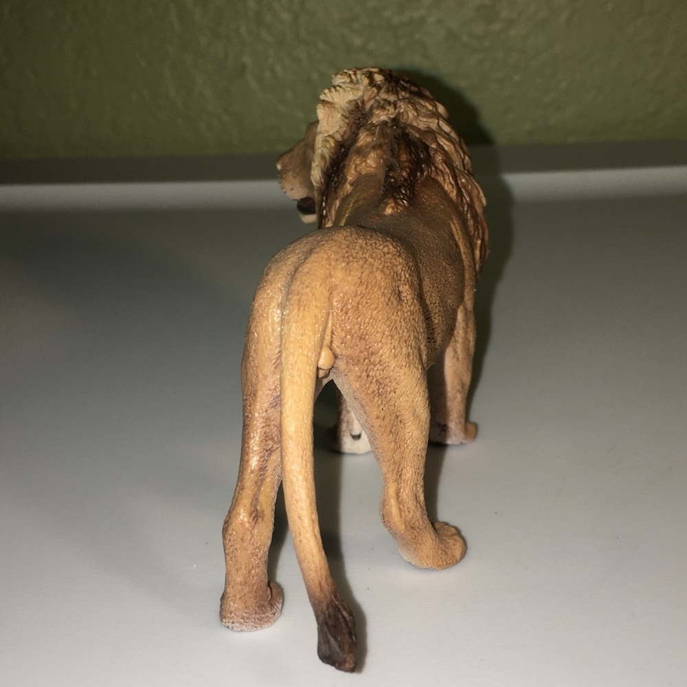 Retired Schleich Lion Figure - Picture 6 of 8